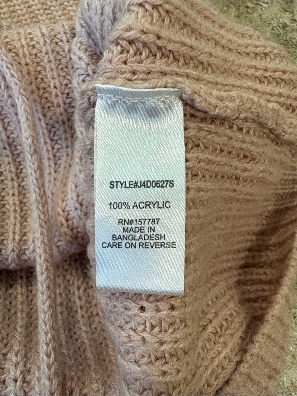 FULL CIRCLE TRENDS V-Neck Knit Sweater in Blush Pink - Picture 8 of 8